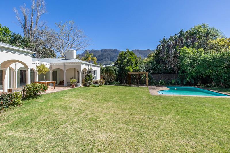 4 Bedroom Property for Sale in Constantia Western Cape